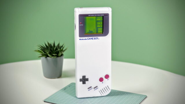 Elliot Coll extra-long Game Boy
